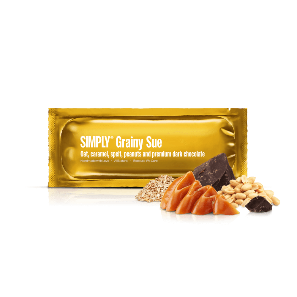 Simply® Grainy Sue | Havre, spelt, peanuts, karamel og premium mørk chokolade